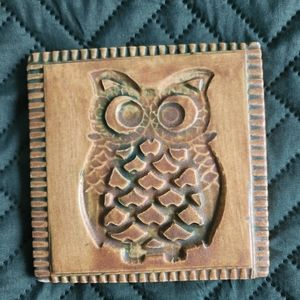 Adorable art pottery owl trivet